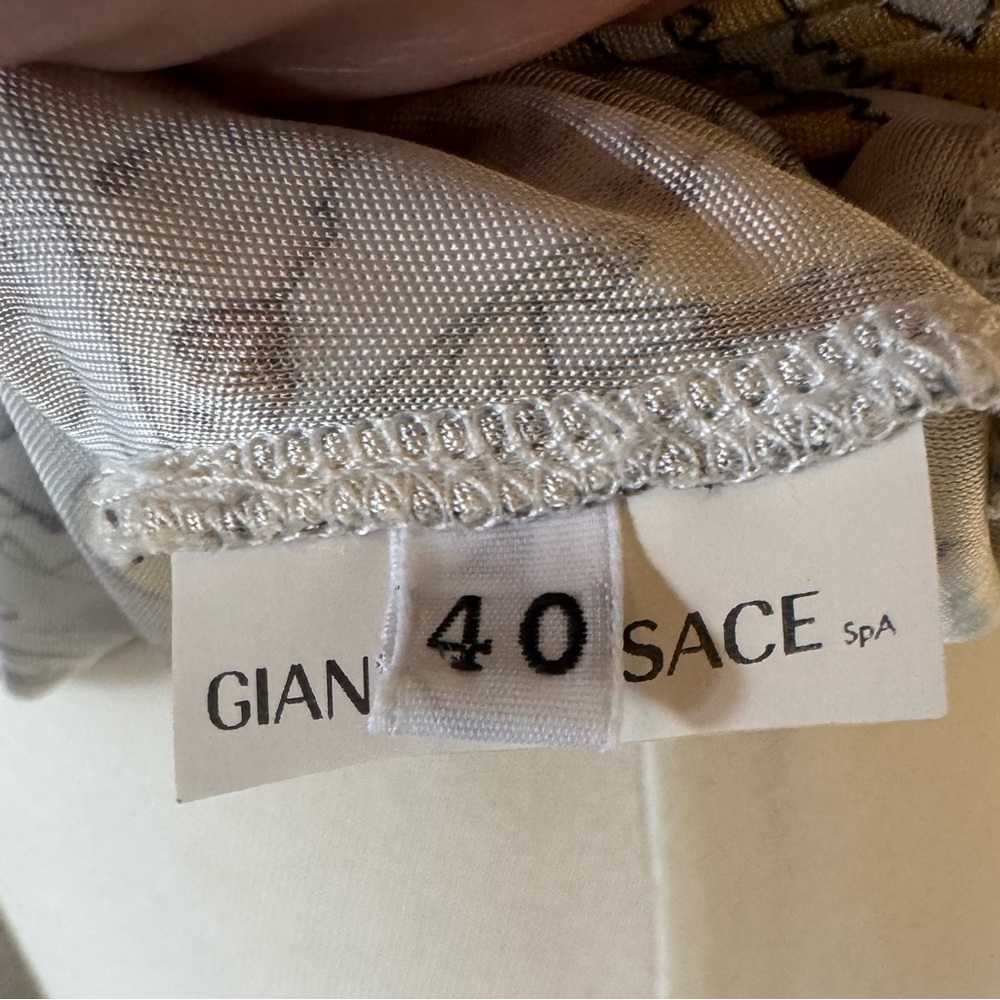 Versace Abito Donna cold-shoulder jersey top size 40 size U.S. size 10/12 blouse - Picture 5 of 5